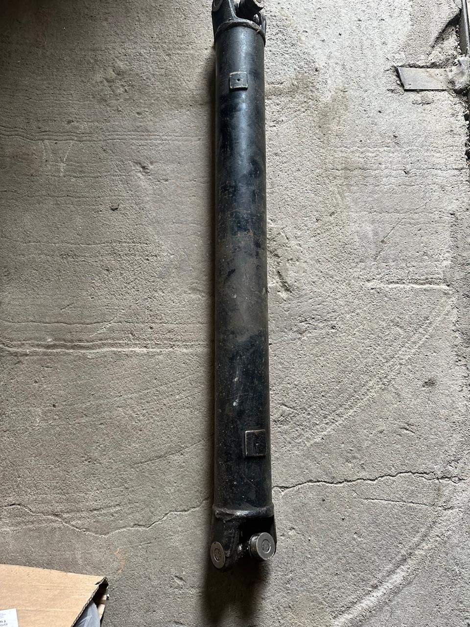 Продам карданный вал Mitsubishi Padjero 2