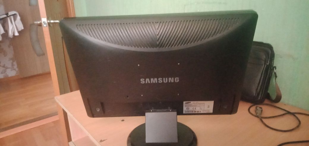 продам монитор Samsung 206bw
