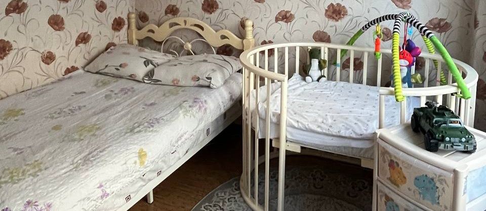160*200 кровать  с матрасом отличное состояние