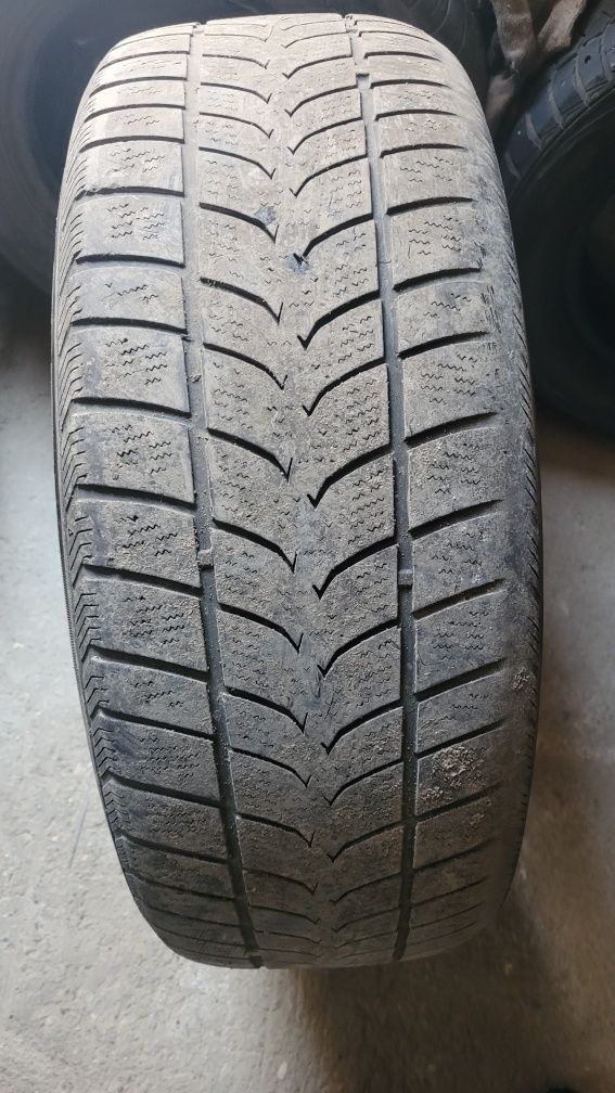 Продам шины 225/55/18 TRISTAR