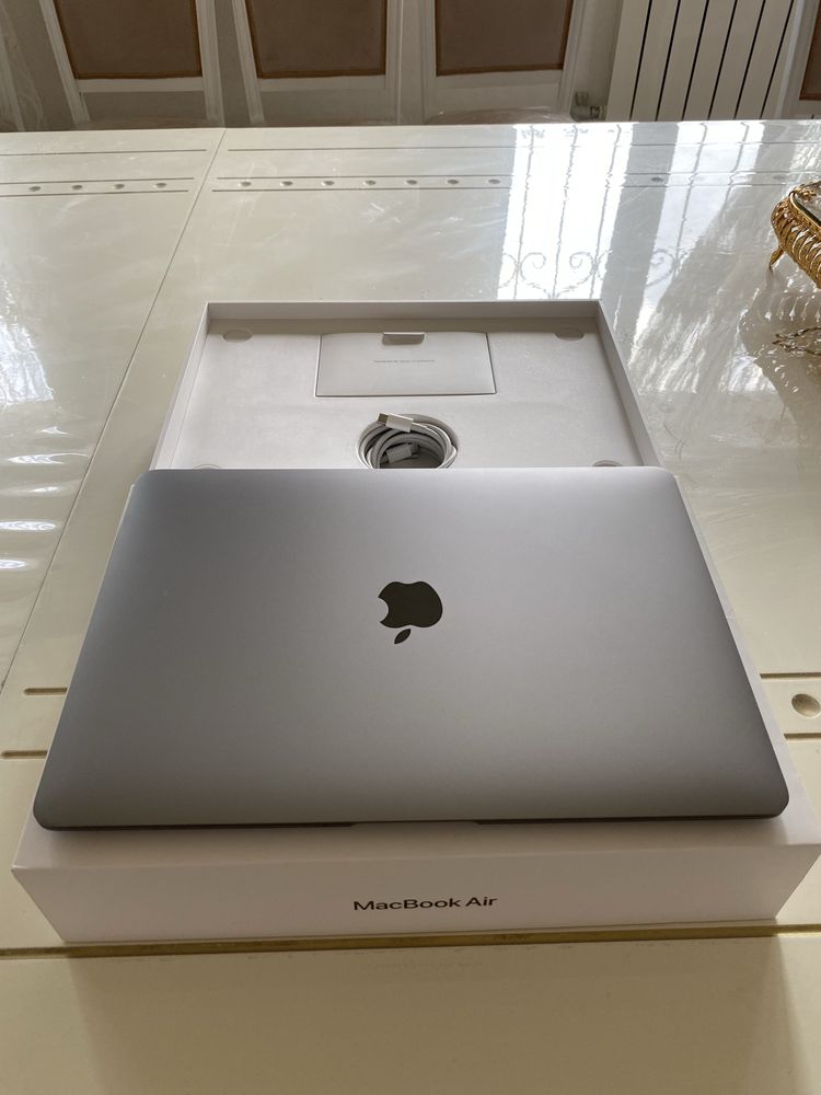 Продаю или обменяю Macbook Air 13 дюймовый (в идеальном состоянии)