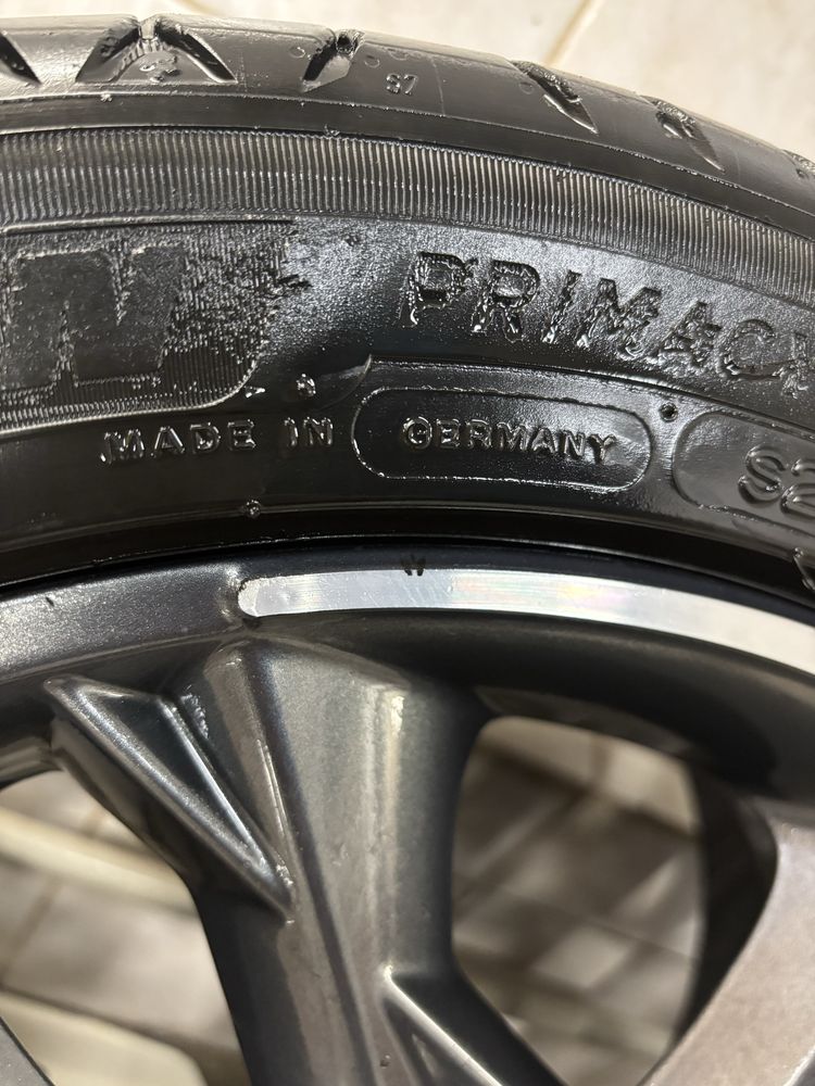 Продам летние шины Michelin с дисками
