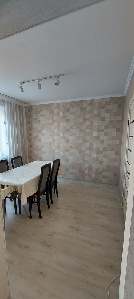 Продам 5 комнатную квартиру