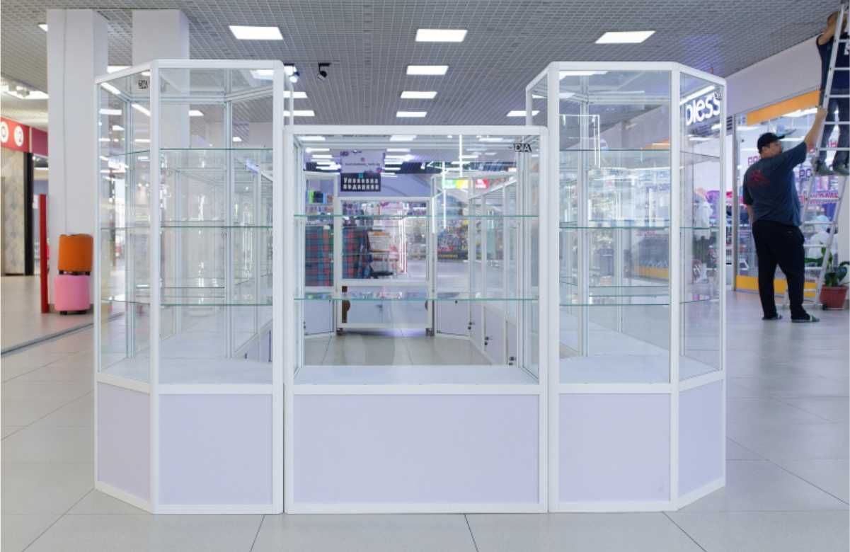 Высокие витрины для создания островка, широкое применение shvp