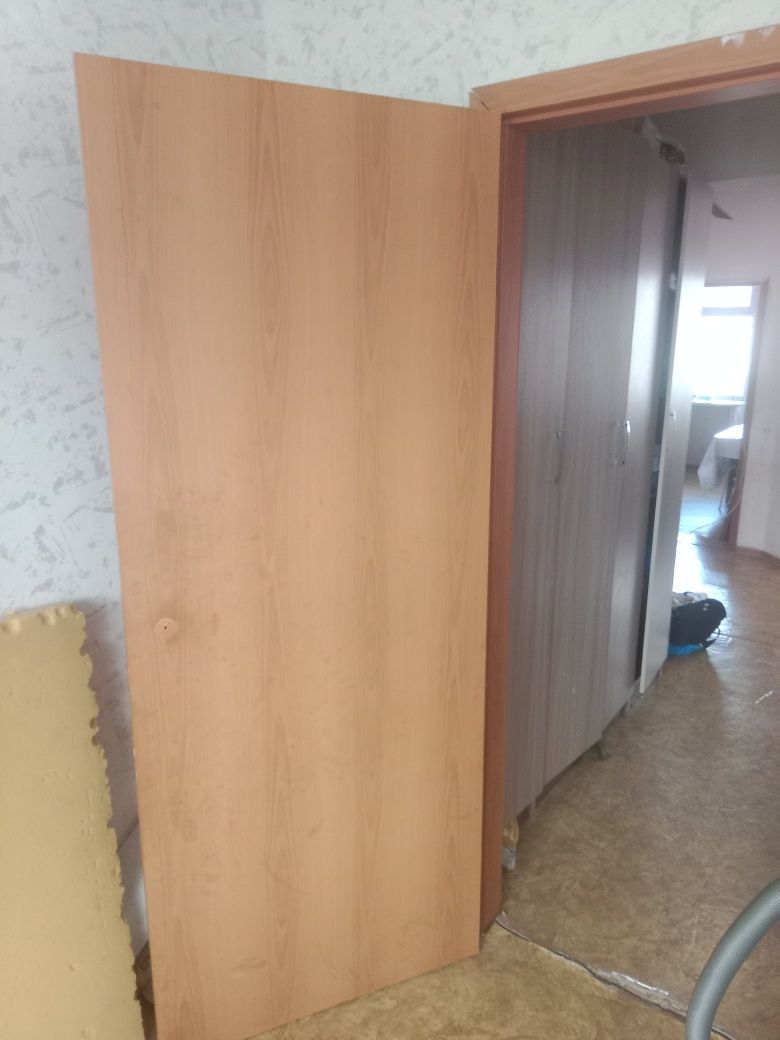 Продам межкомнатные двери разных размеров