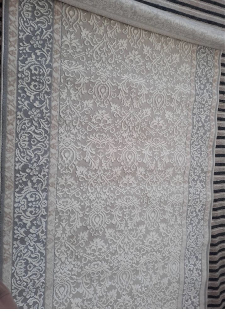Красивый ковер 150/230