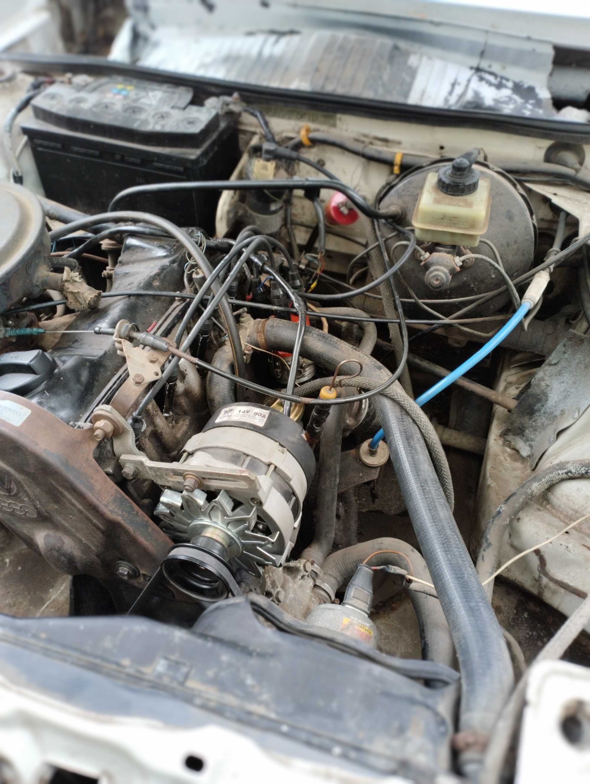 Автомобиль AUDI 80 b2
