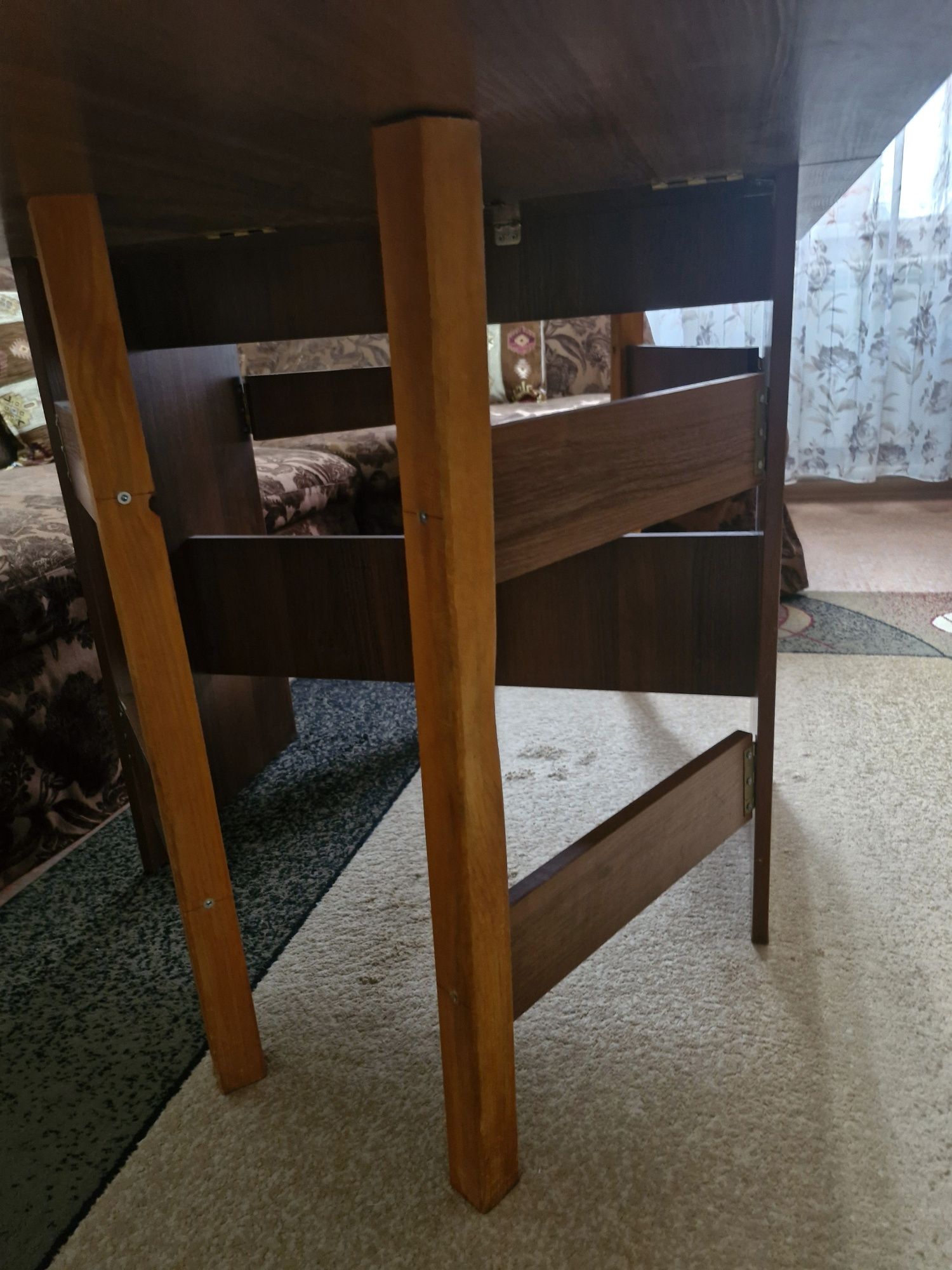 Продам стол-книжку