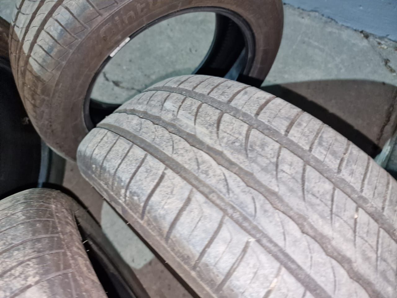PIRELLI 195x50x15 продам летнию  резину