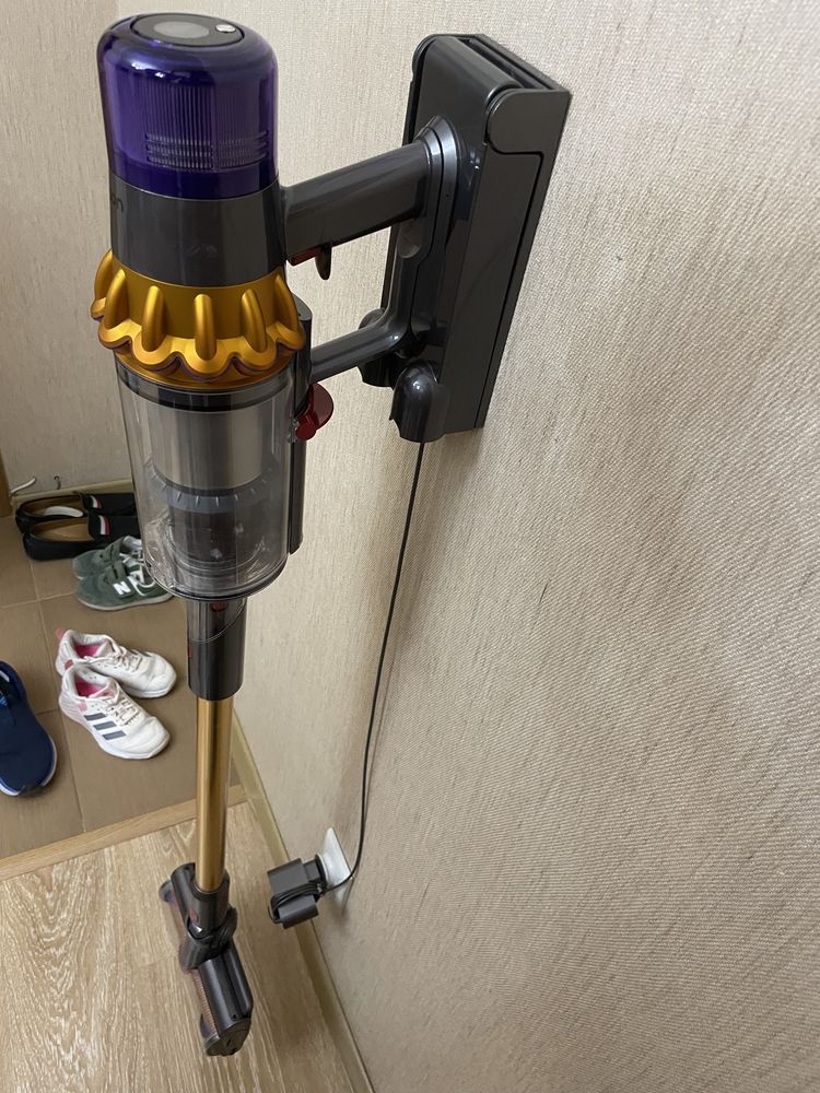 Пылесос Dyson v15 detect