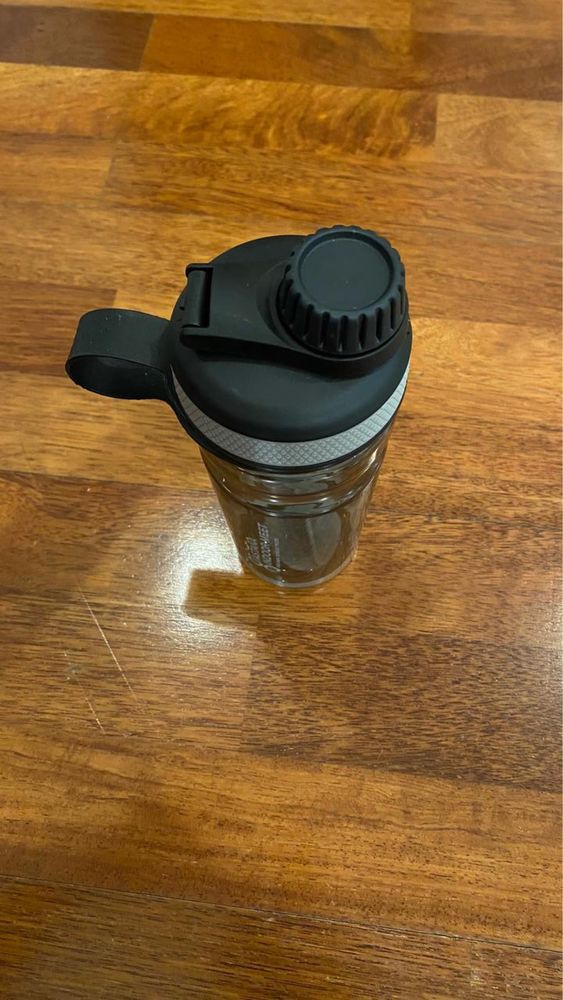 Продам новую бутыль для воды