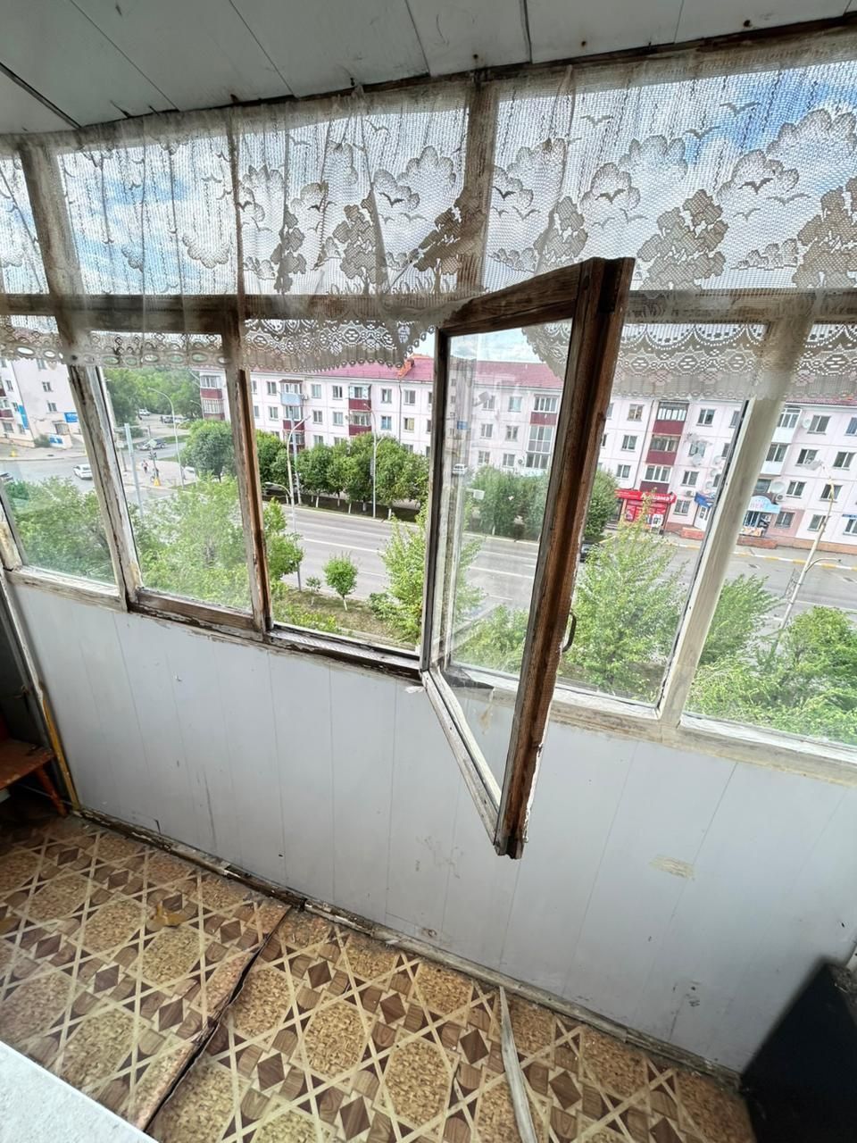 Продам полноценную 1 комнатную квартиру в районе ТД Алатау,16 школа.