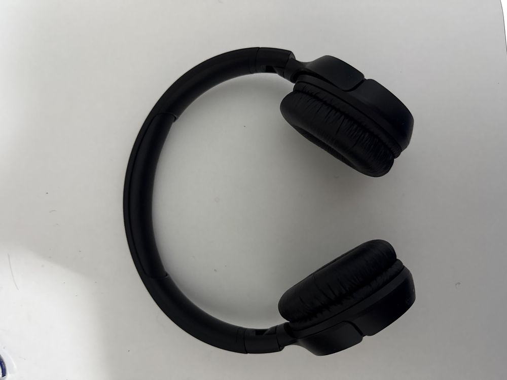 Беспроводные наушники JBL