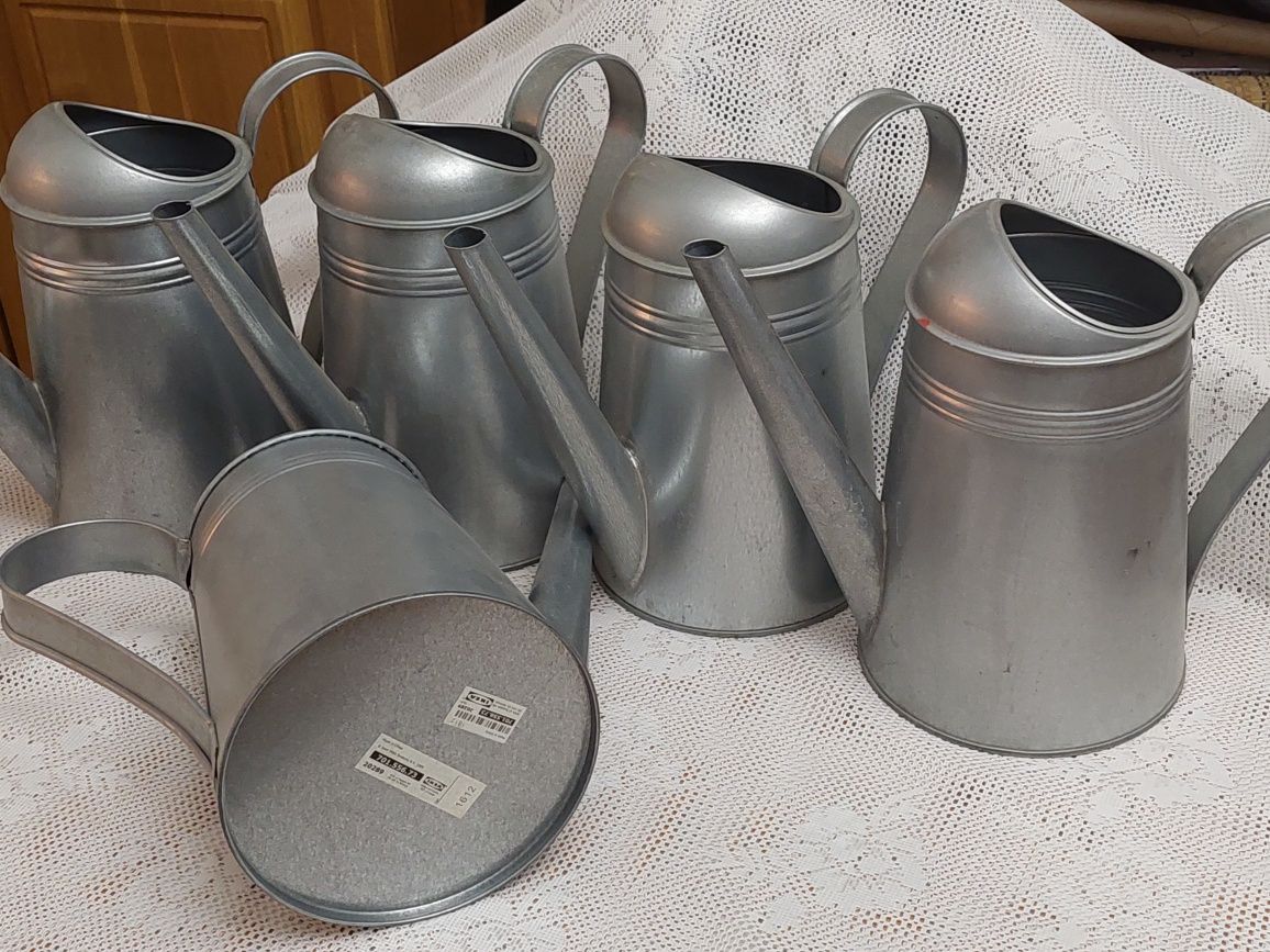 Продам лейки Икеа для дома,для сада,оцинковка,объём 2,6 л