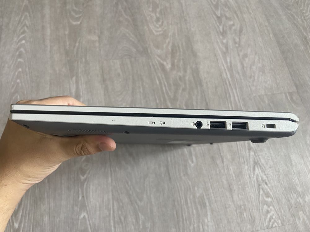 Ноутбуки Asus X515EA. Но надо заменить клавиатуру и зарядку