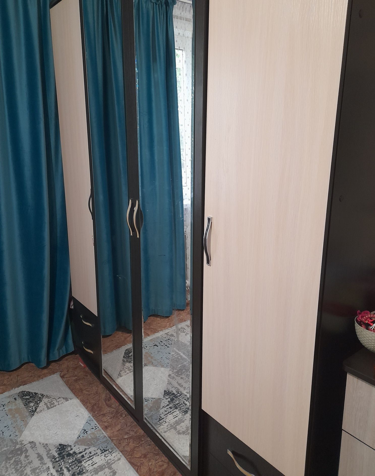 Продам спальный гарнитур
