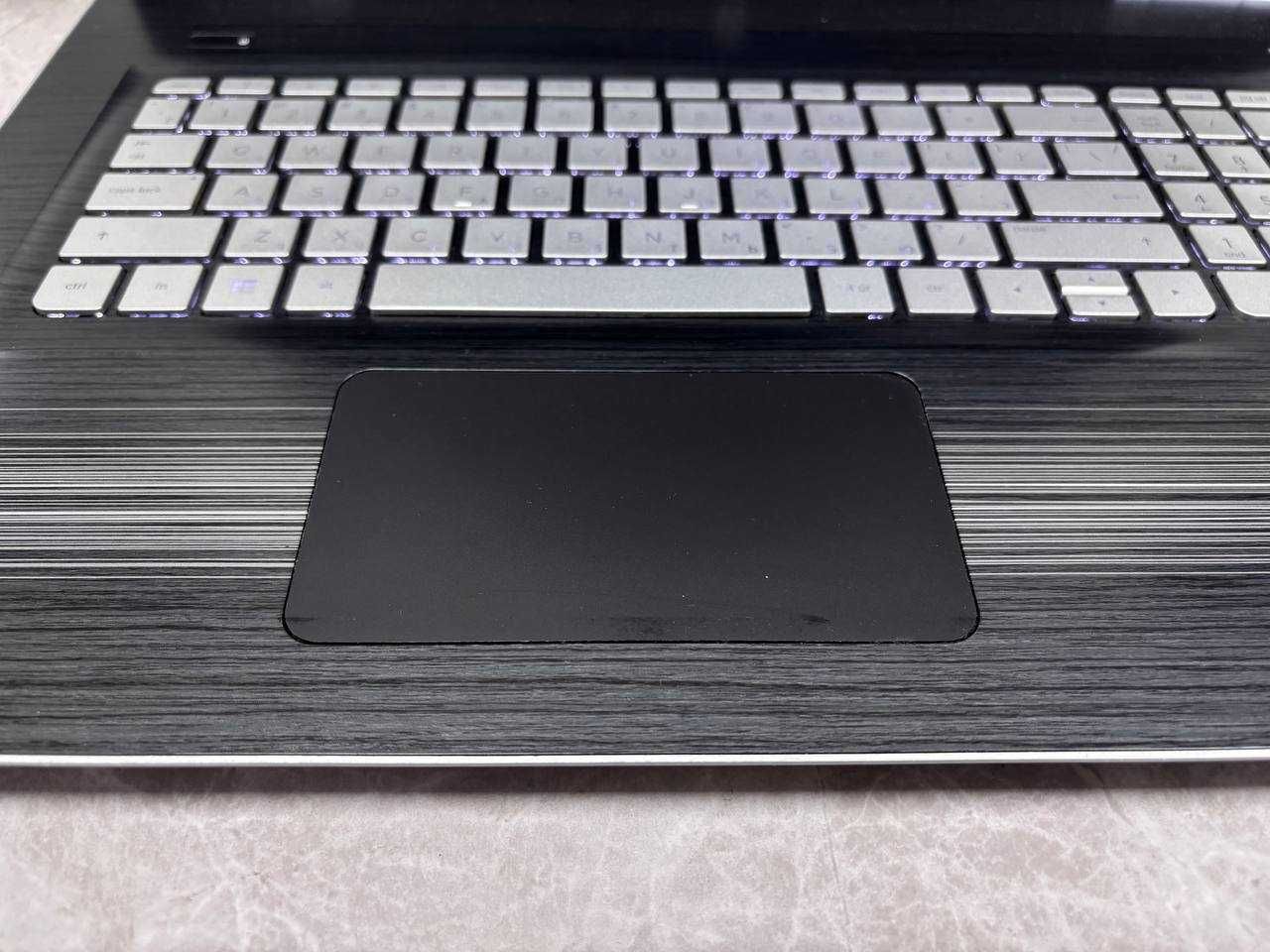 17 дюймов мощный офисный i5-7/Озу 8/ssd 128/Hdd 1Tb/ сумка мышка
