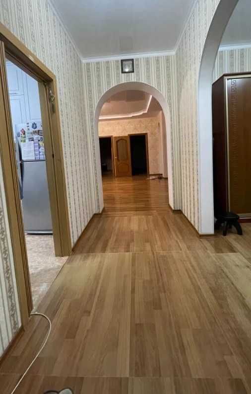 Продам 9 ком коттедж в Военном городке
