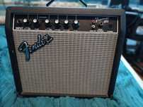 Продам комбоусилитель Fender frontman 15g