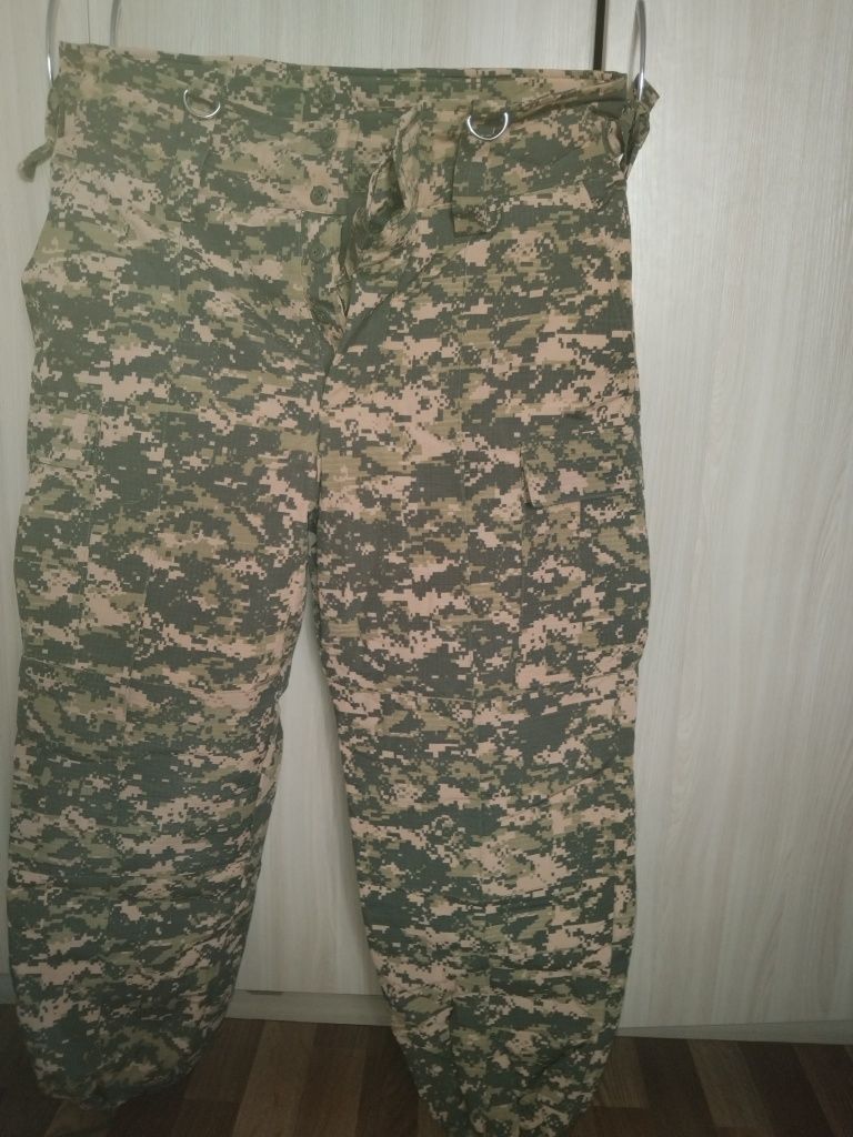 Камуфляж,  новый, брюки.