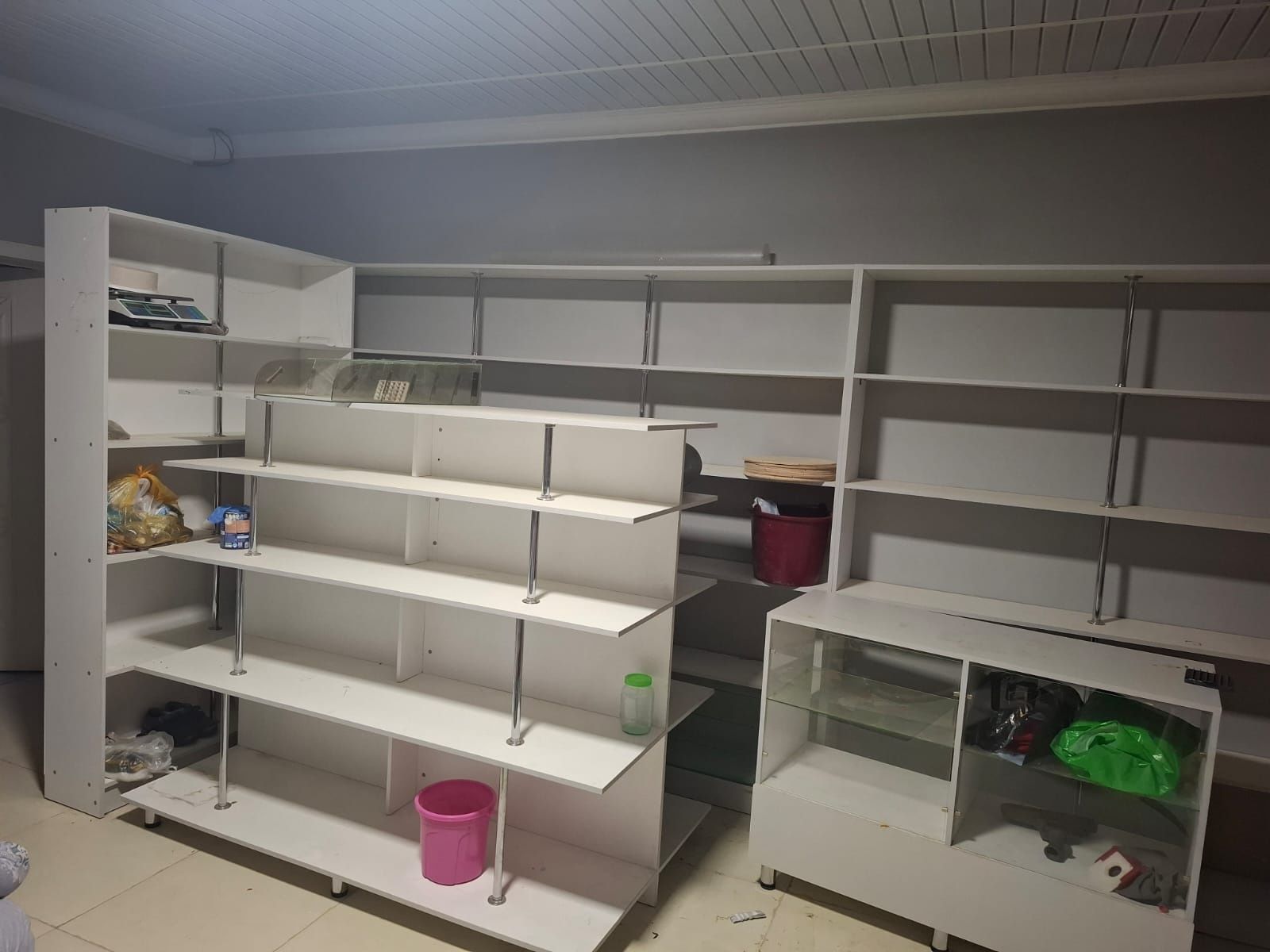 Магазинге қажетті мебельдер