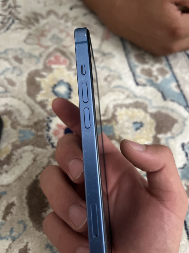Iphone 13  синий цвет