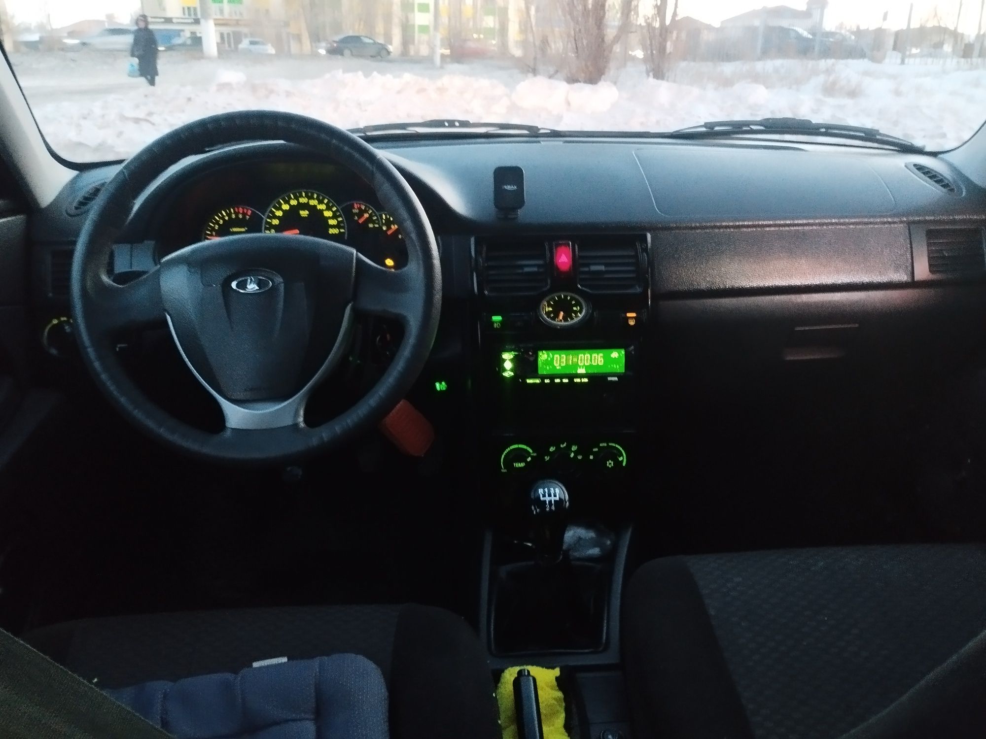 Продам приора хэтчбек 2013