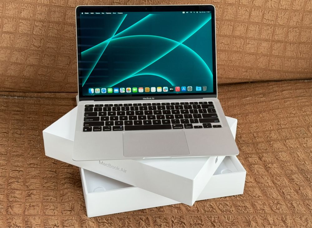 Apple MacBook Air 13.3 M1 2023 EAC Silver/8GB OZU/SSD256GB/идеал