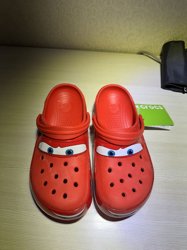 Crocs   McQueen.