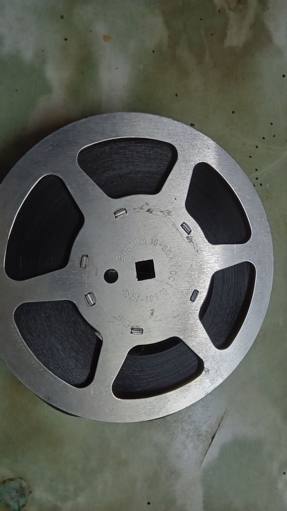 DVD Hyundai плеер, .кассеты и дискеты, бобина