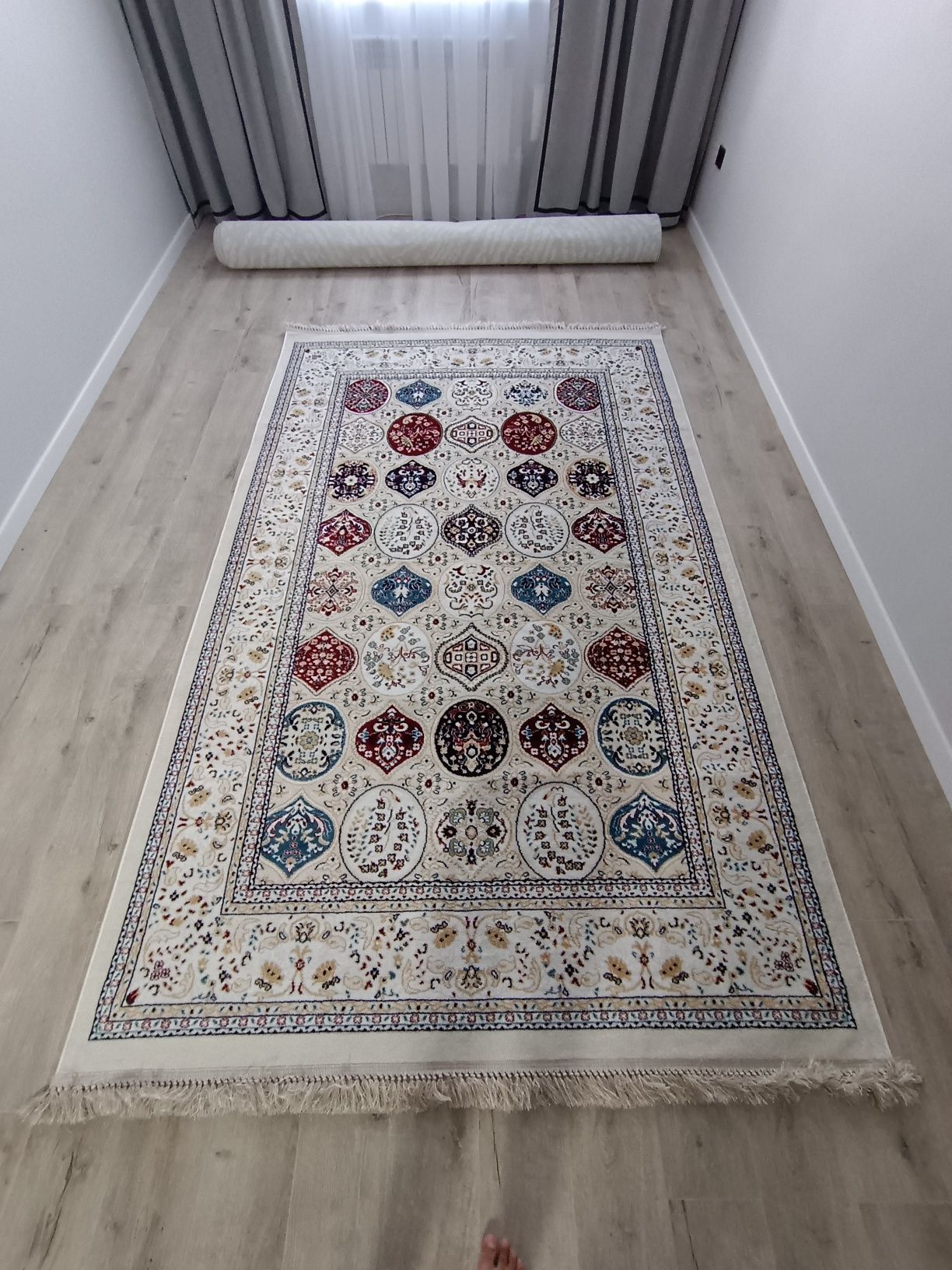 Ковры новые каждая 13 000 есть