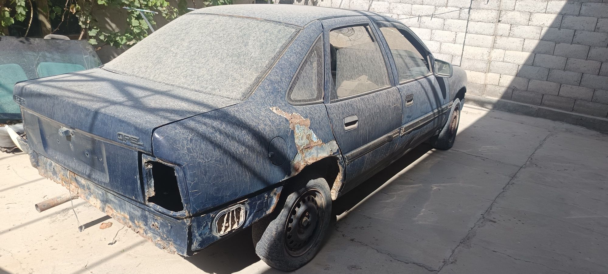 Опель  вектора 1.6 разбор