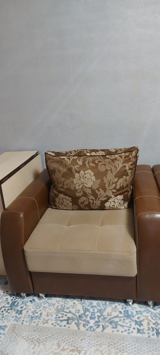 Продам мягкий угловой диван и кресло кровать