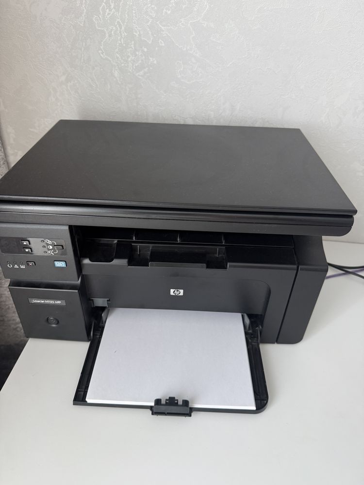 Продам принтер  МФУ   HP M 132MFP в отличном сотстояни