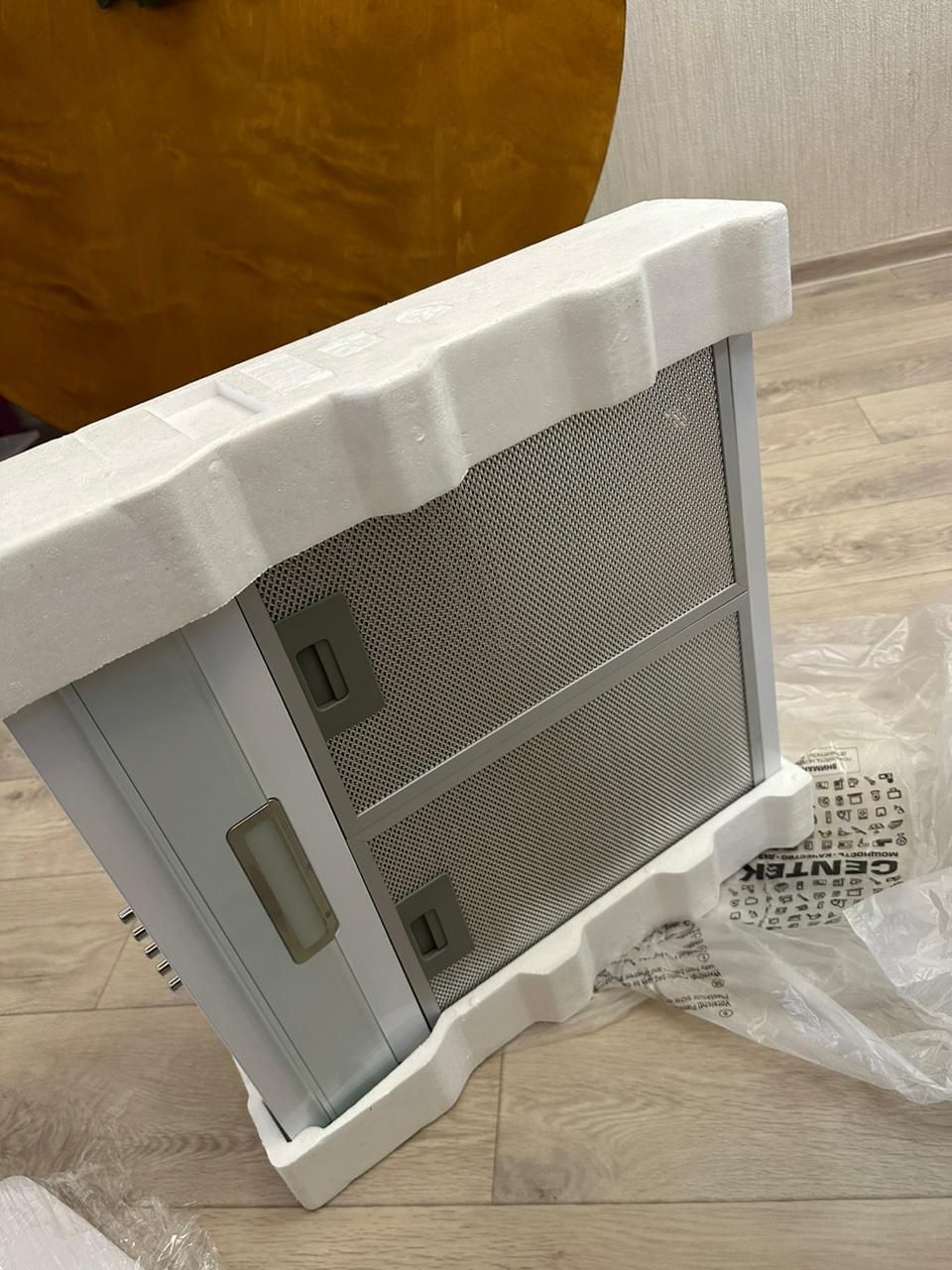 Продам вытяжку CENTEK новую