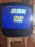 Телевизор " LG " и DVD-плеер BBK dv315s в рабочем состоянии .