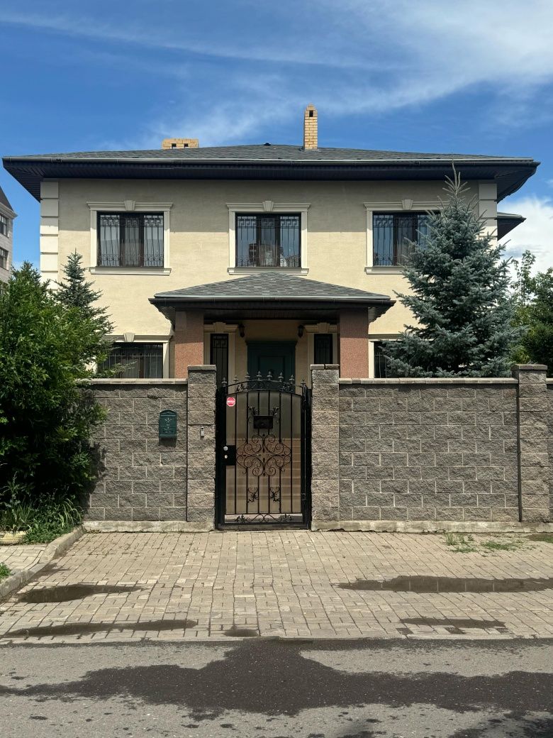 Дом в мкр Комсомольский