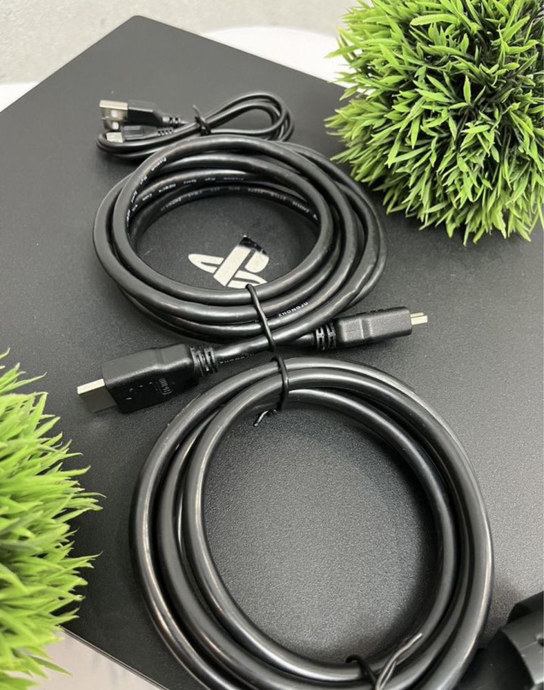 Sony PS4 PRO + UFC 3 и 4, Minecraft, FC 25, и 190+ игр