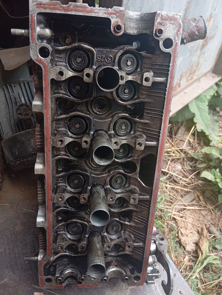 Продам головка Карина 1,6