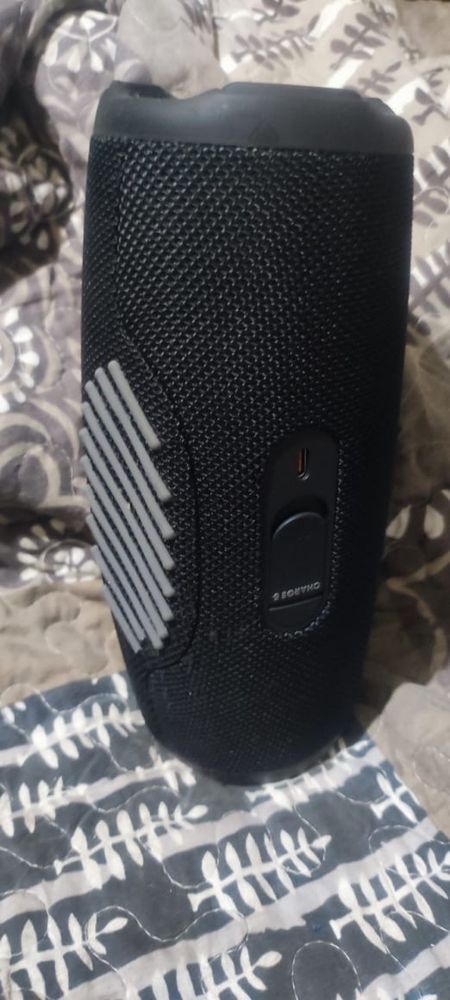 Продам JBL Charge 5 оригинал