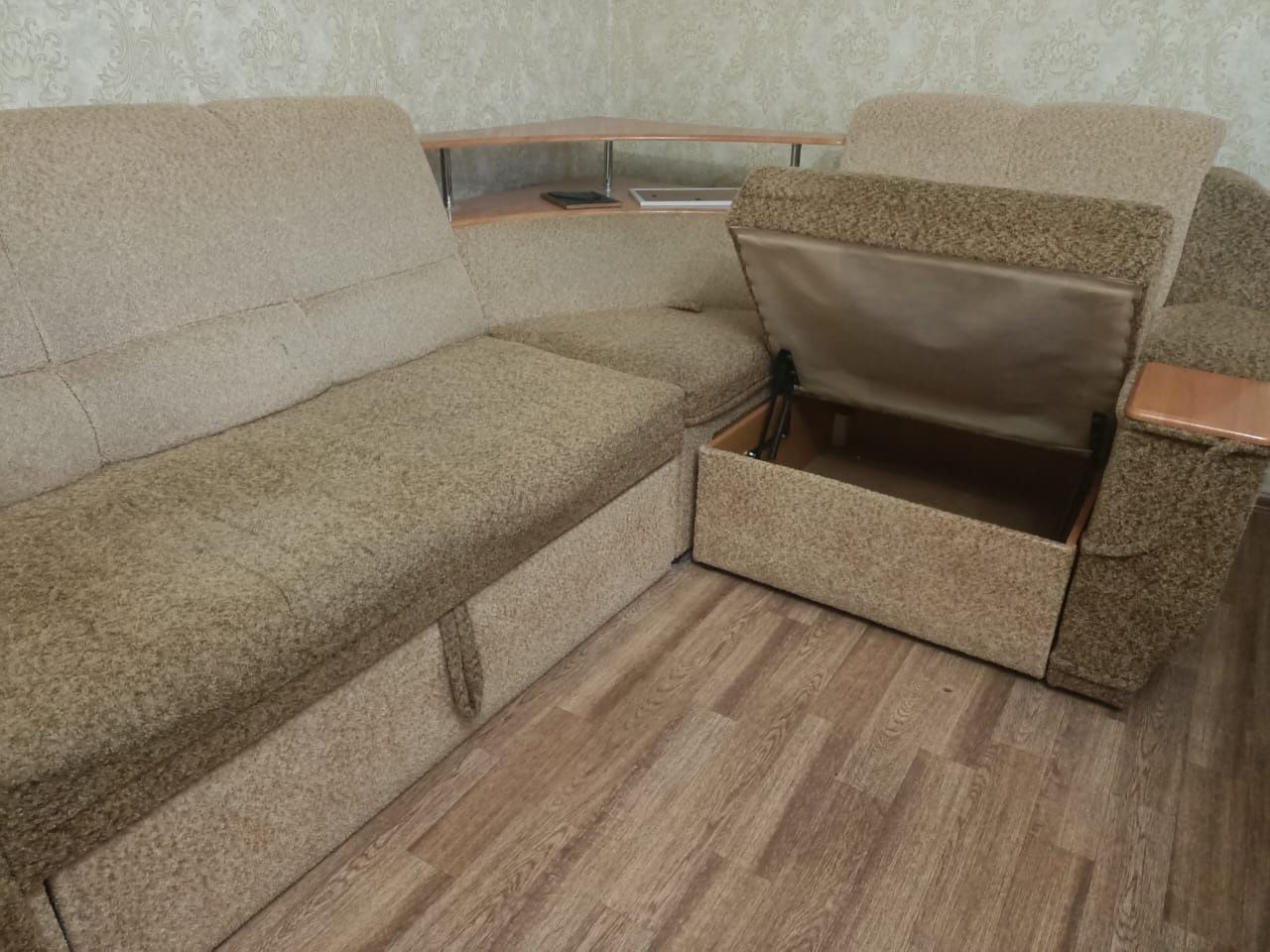Продам угловой диван