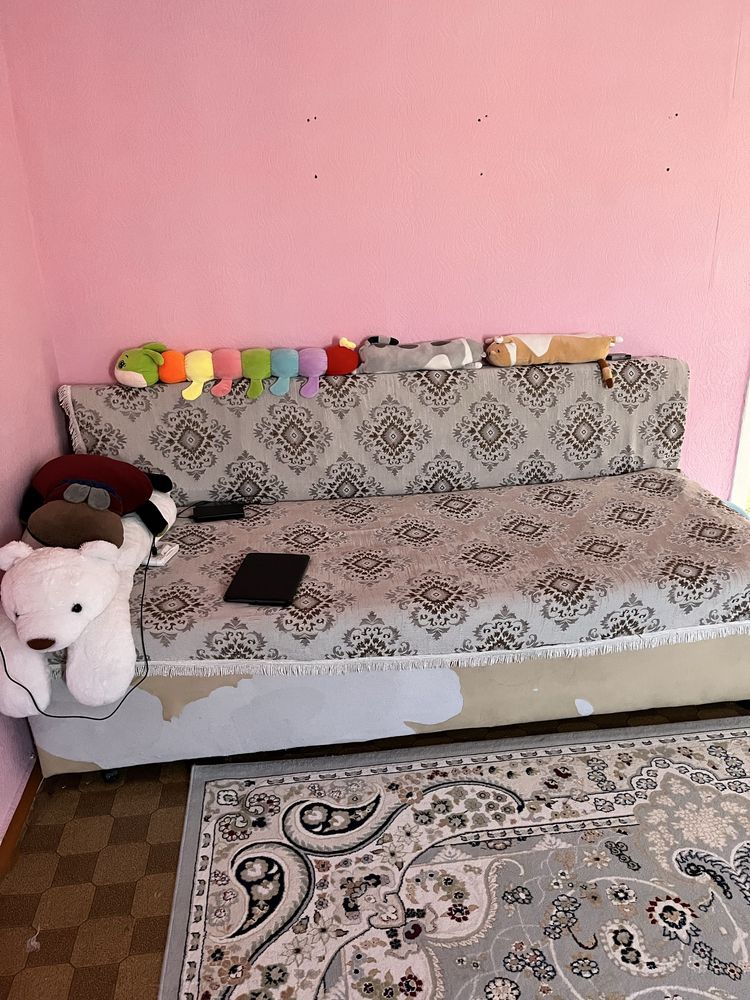 Продам диван расксладной , раскладывается