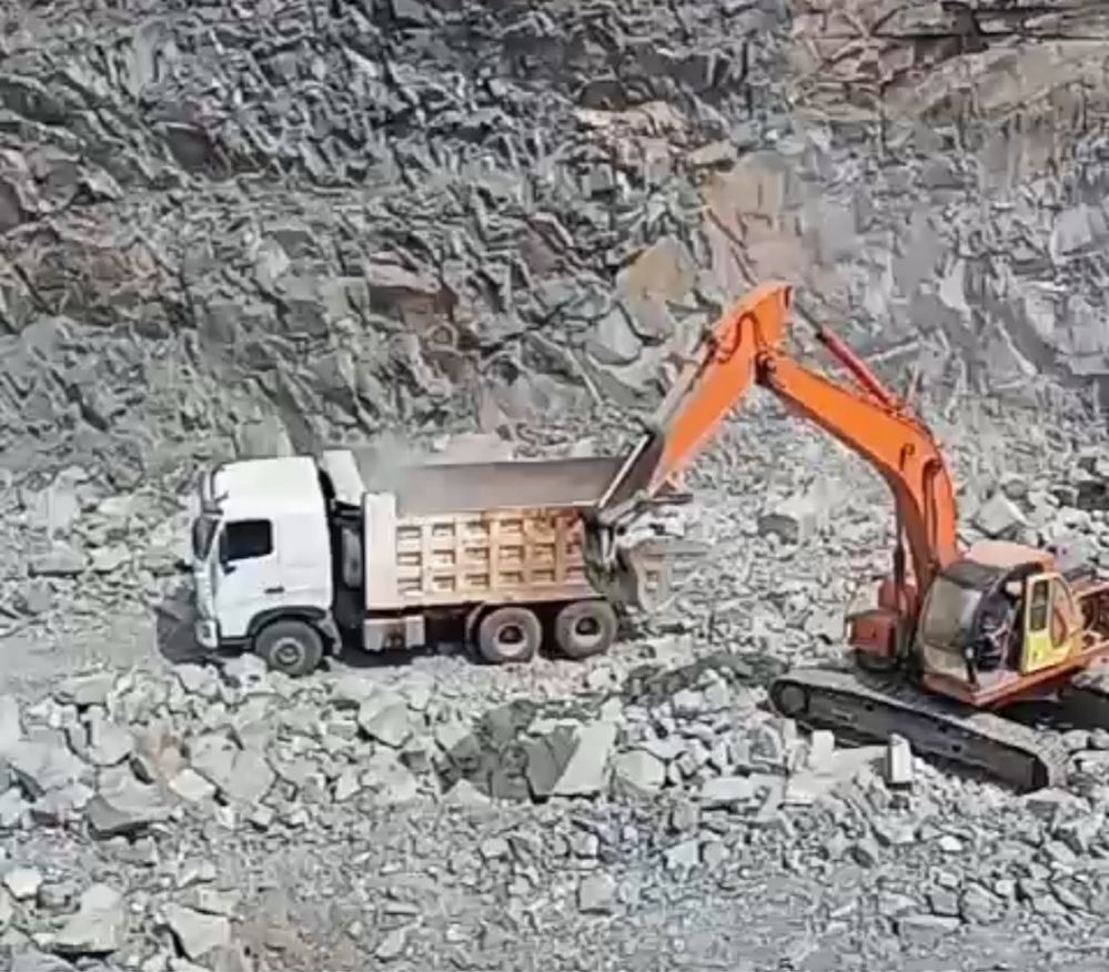 Аренда гусеничного эксковатора