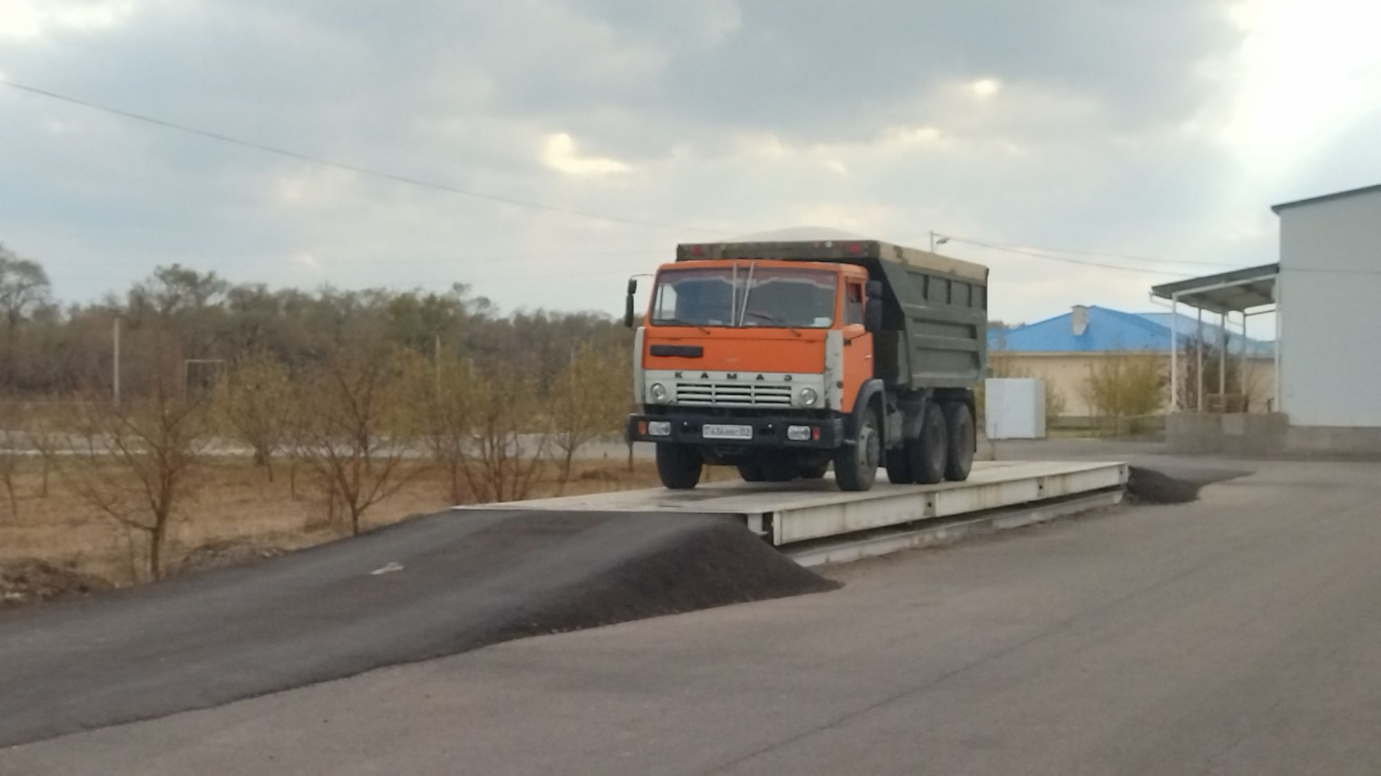Доставка сыпучих материалов от 5 до 16 тонн