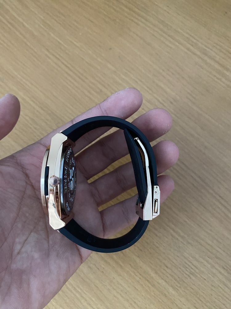 Hublot часы новый торг есть