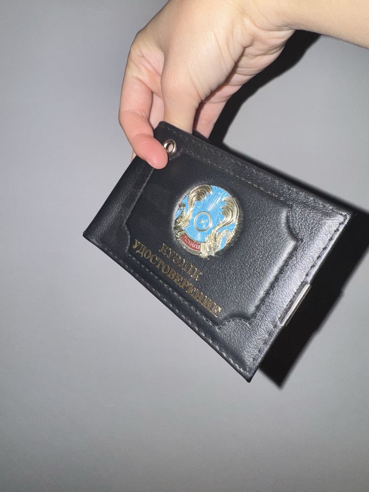 Продаю обложку с гербом для документов, карточек и денег