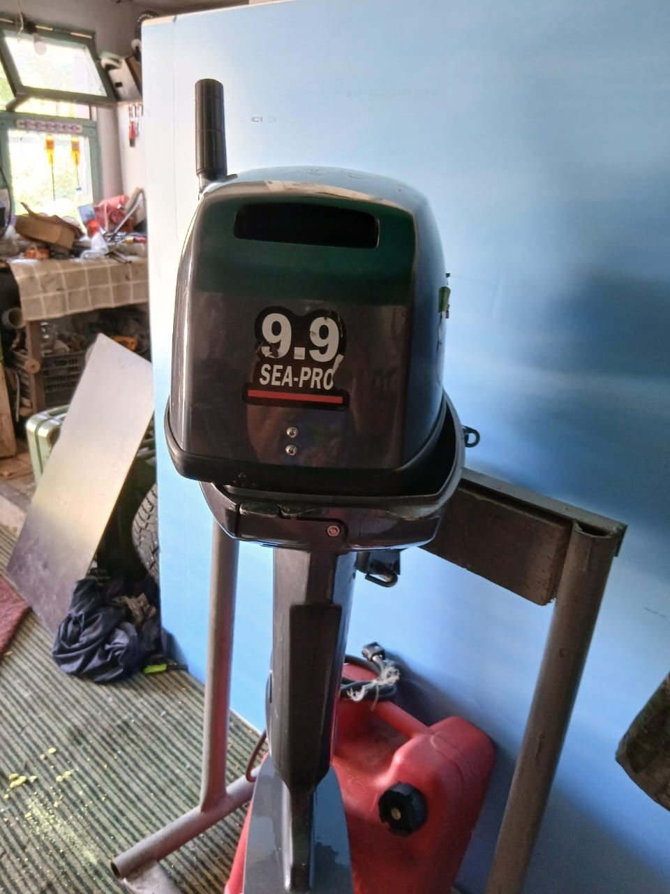 Продам лодочный мотор sea pro 9,9.  15 в отличном состояние