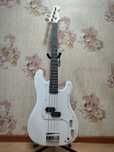 Бас гитара Fender Precision Bass