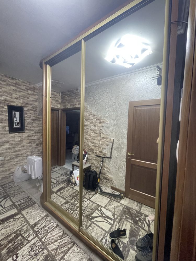 Продается шкаф купе