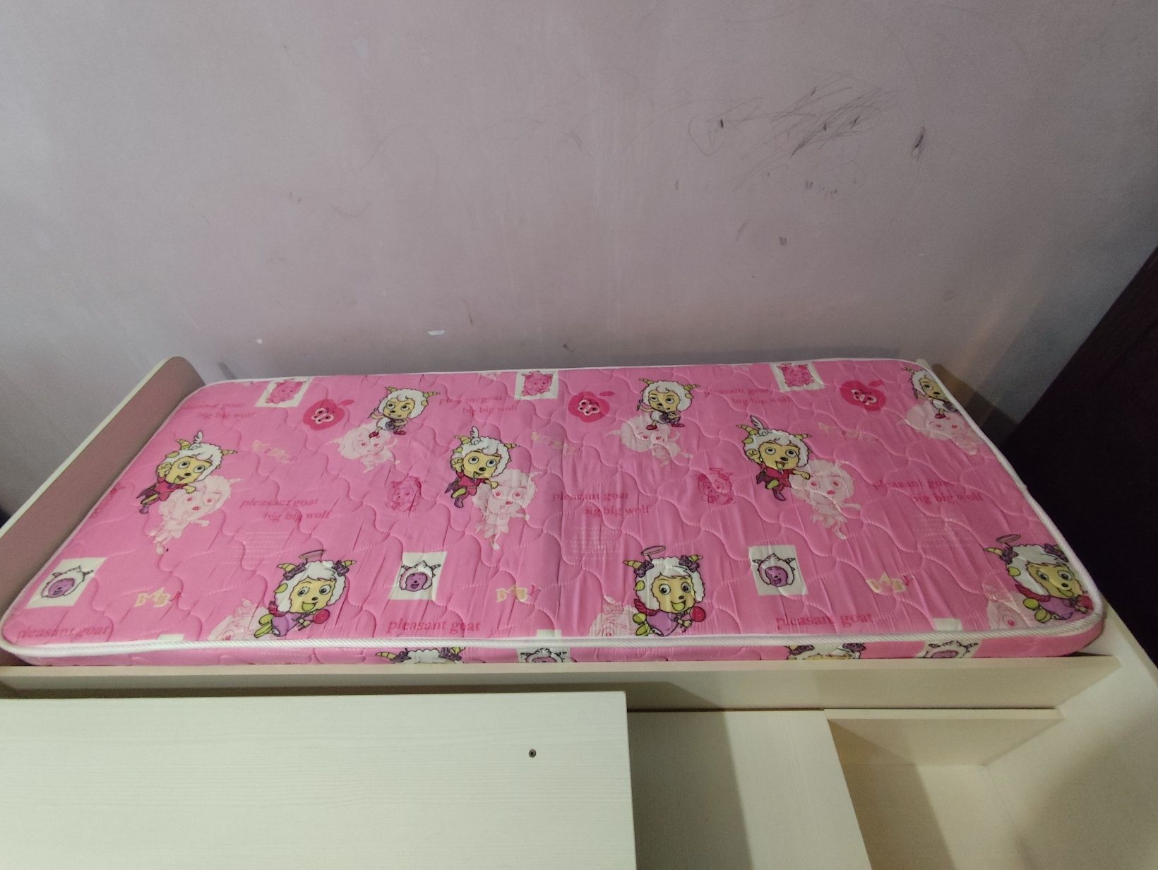 Продается кровать в детскую